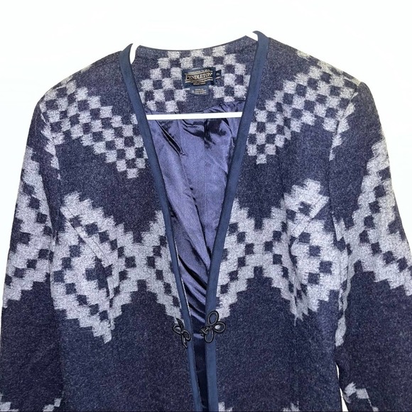 Pendleton Aztec Western Print 100% Virgin Wool Coat Size XLarge - Picture 2 of 12
